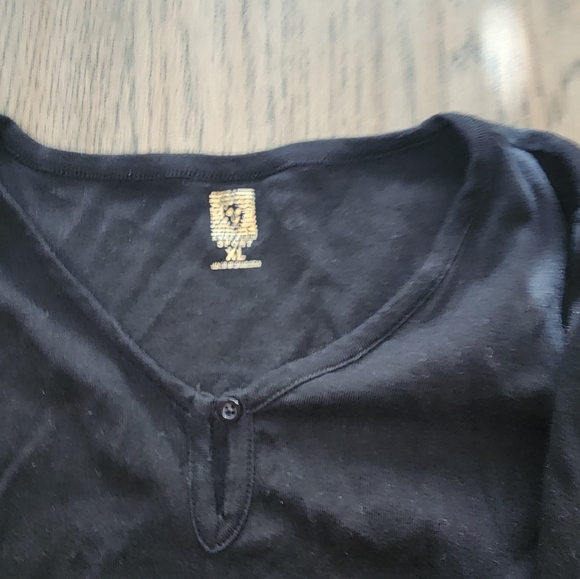 Top - Picture 2 of 2